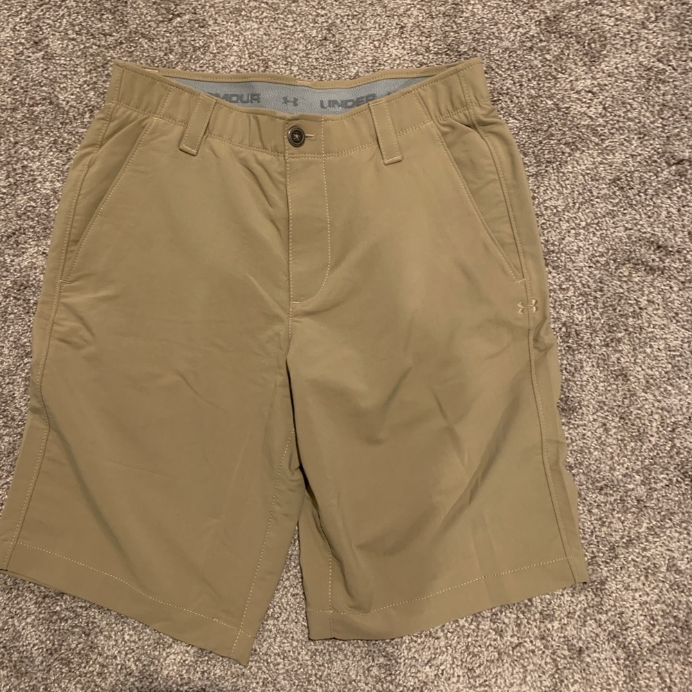 Under Armour khaki shorts